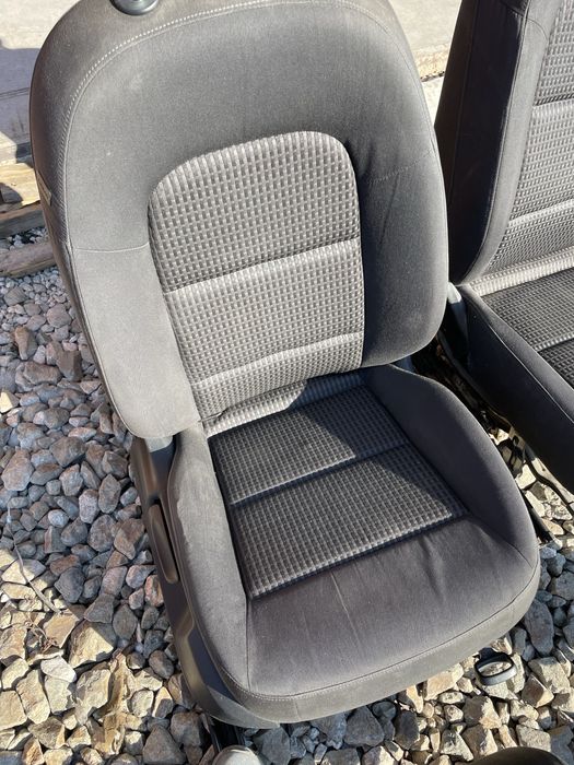 седалки от Audi Q3 8U0