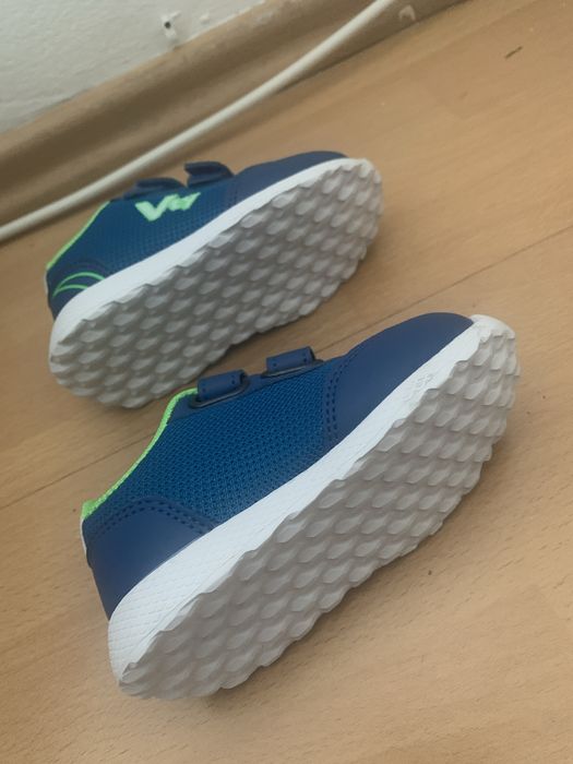 Adidasi noi Vty pentru bebelusi