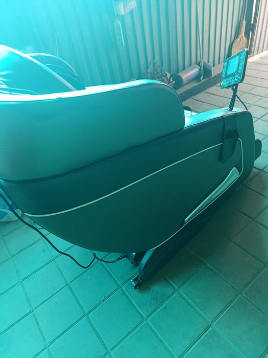 Продам массажное кресло