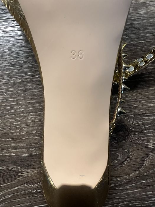 “Guess” отигинални сандали