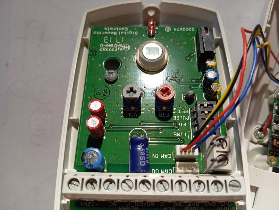 DSC LC-101-CAM PIR detector miscare cu camera video