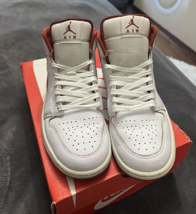 Nike  Air Jordan 1