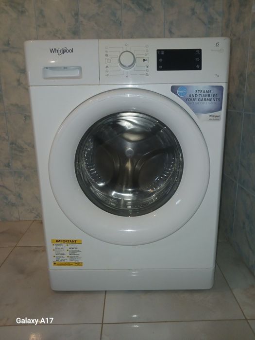 VÂND masină de spălat whirlpool in stare perfecrtă de funccționare.