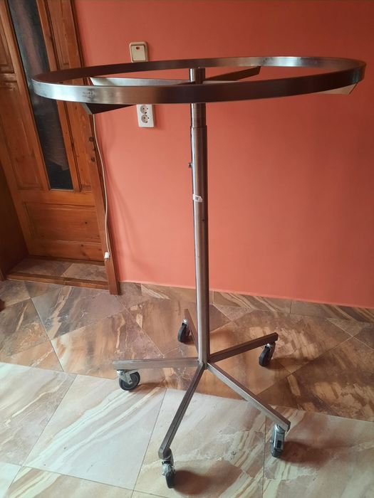 Vând suport haine inox