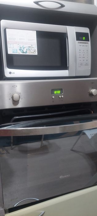 Срочнр продам духовку ARDO