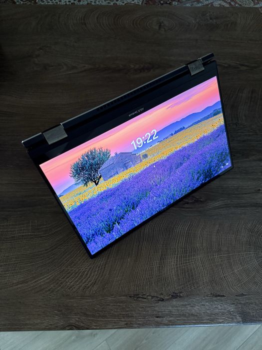 Лаптоп Asus Zenbook