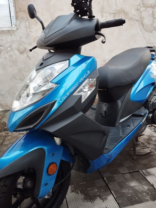 Продам скутер Racer Steals