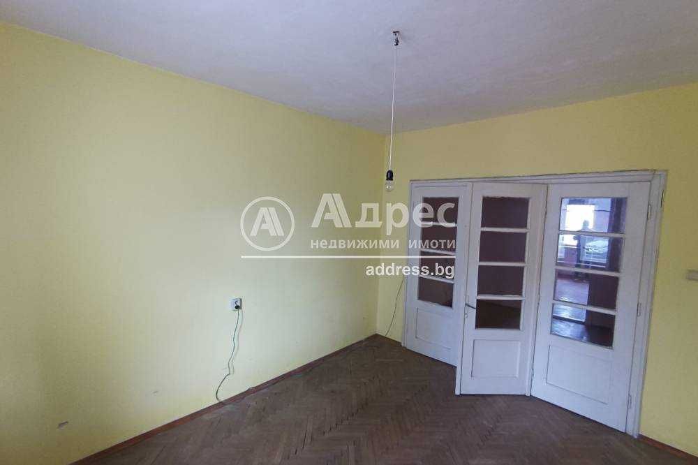 Продава се Тристаен апартамент в Разград, Център - 79 кв.м за 956 €/кв.м - Снимка #1