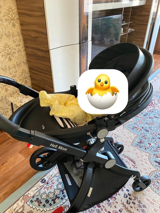 Коляска детская фирма Hot Mom