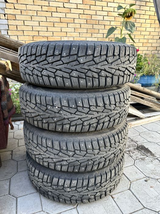 Продается комплект зимней резины