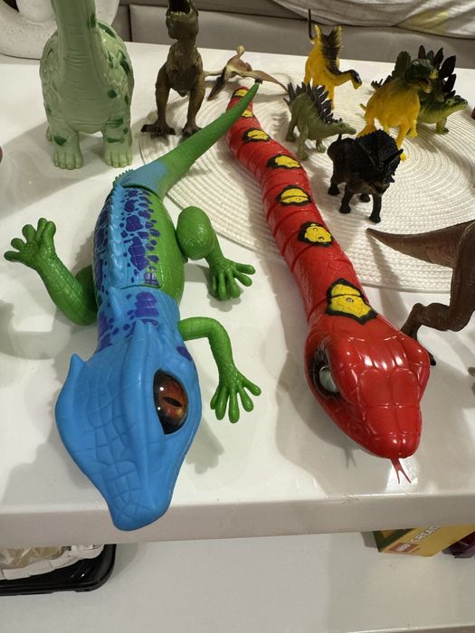 Лот детски изграчки динозаври