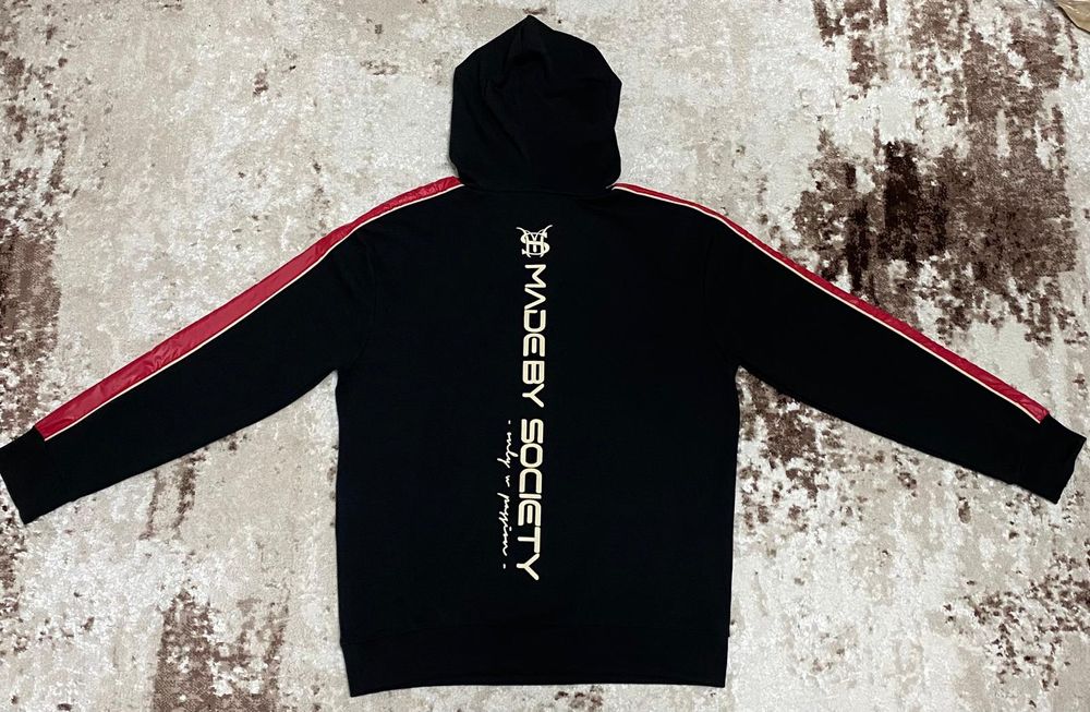 Vând compleu nou de bărbați Made by Society ( din 3 piese )