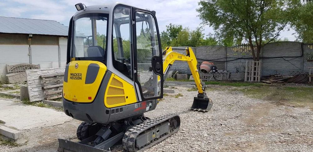 Miniexcavator de închiriat, diverse lucrari