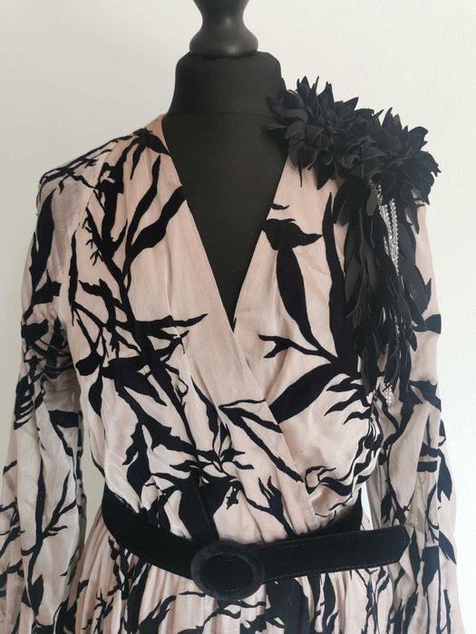 Vand rochie model deosebit