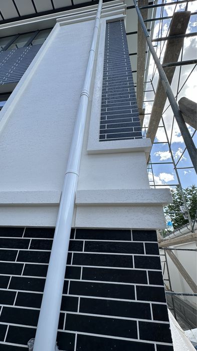 Жидкии травертин / Обрамление окон