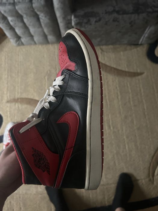 Nike air jordan 1 mid bred banned marime 41