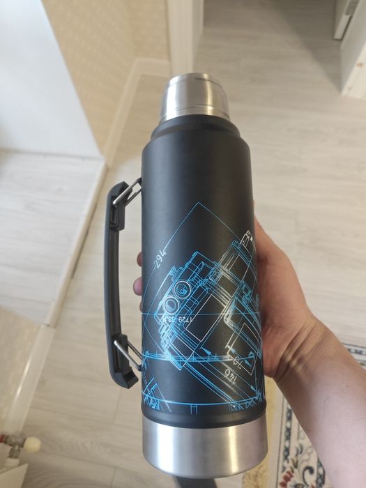 Термос для воды и чая