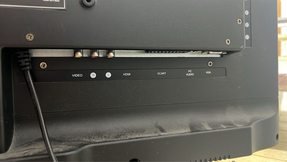 Продам Led телевизор ELENBERG