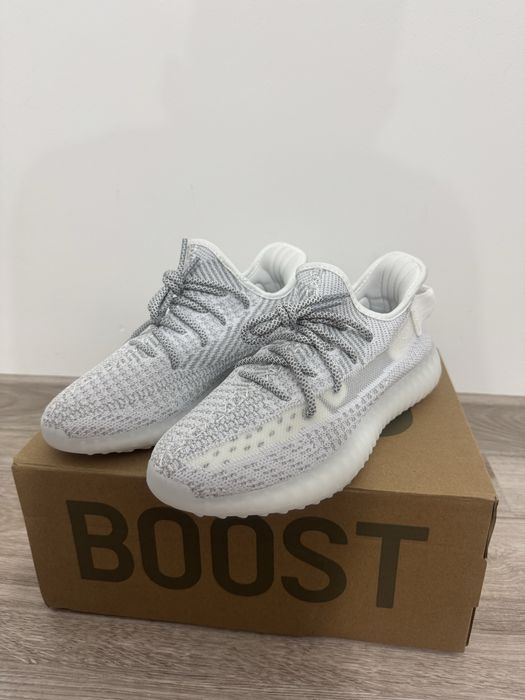 Adidasi Yeezy 350