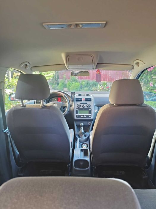 Vând Volkswagen Touran