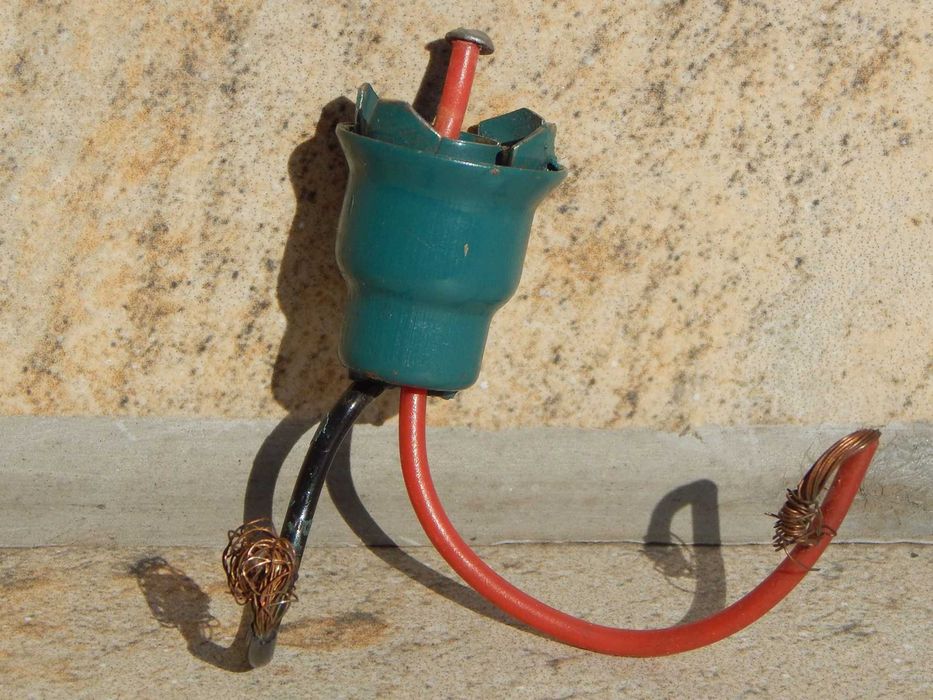 Soclu dulie pentru becuri mici 12 V 3-5 W fabricat URSS