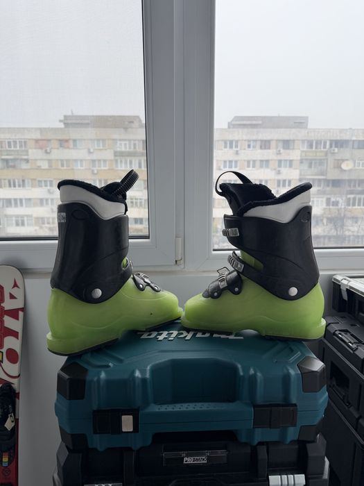 Vand schiuri (ski) copii Atomic 100 cm + clapari Salomon marimea 22