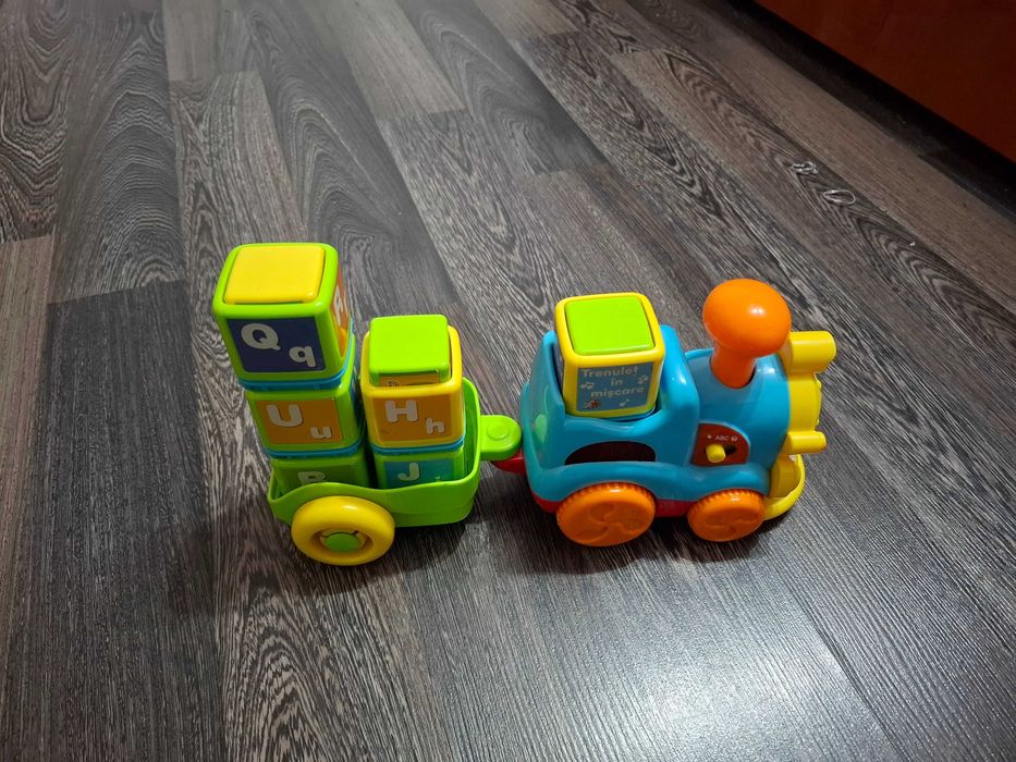 Trenulet cu cuburi alfabet