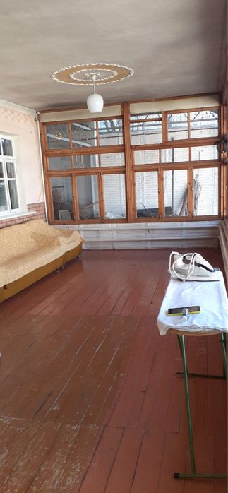 Сотилади ховли уй 12 сотих ери, 10 хона