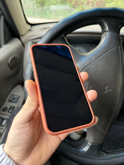Продам айфон 15 черный.