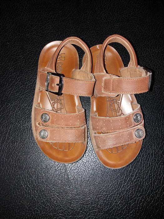 Продам сандали для мальчика