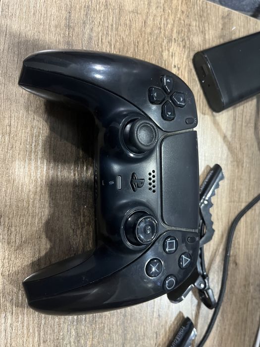 Продам джойстик для PS5