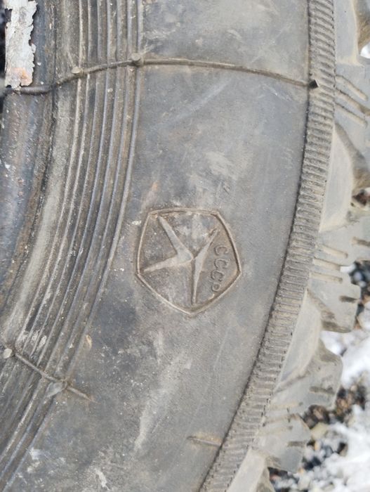 Продам резину. 2 балона