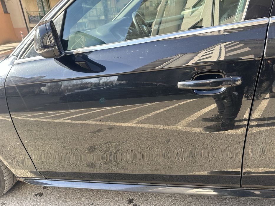 Usa fata spate stanga  audi a4 b8 sedan berlina LZ9Y