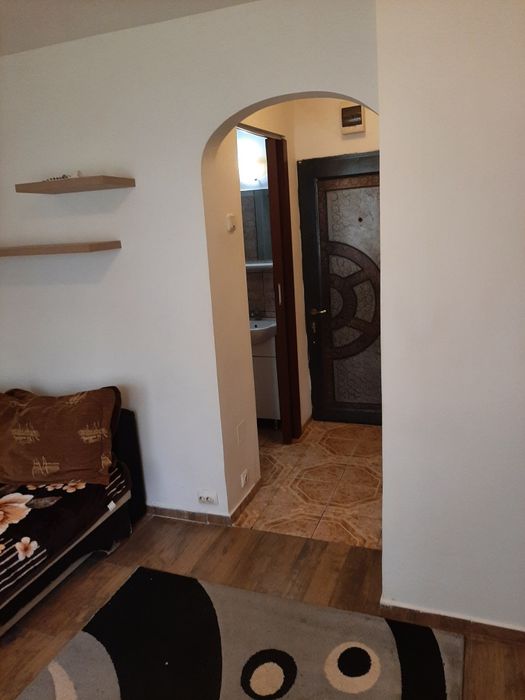 Închiriez camera de cămin transformata în garsoniera - situata lângă jumbo
