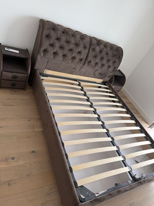 Pat 160x200 cu noptiere