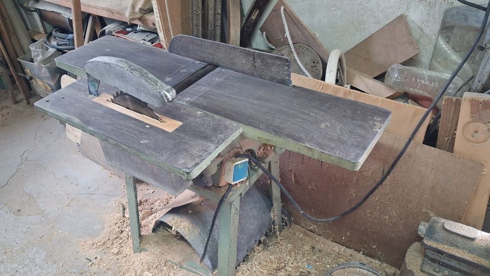 Дърводелска машина-плания