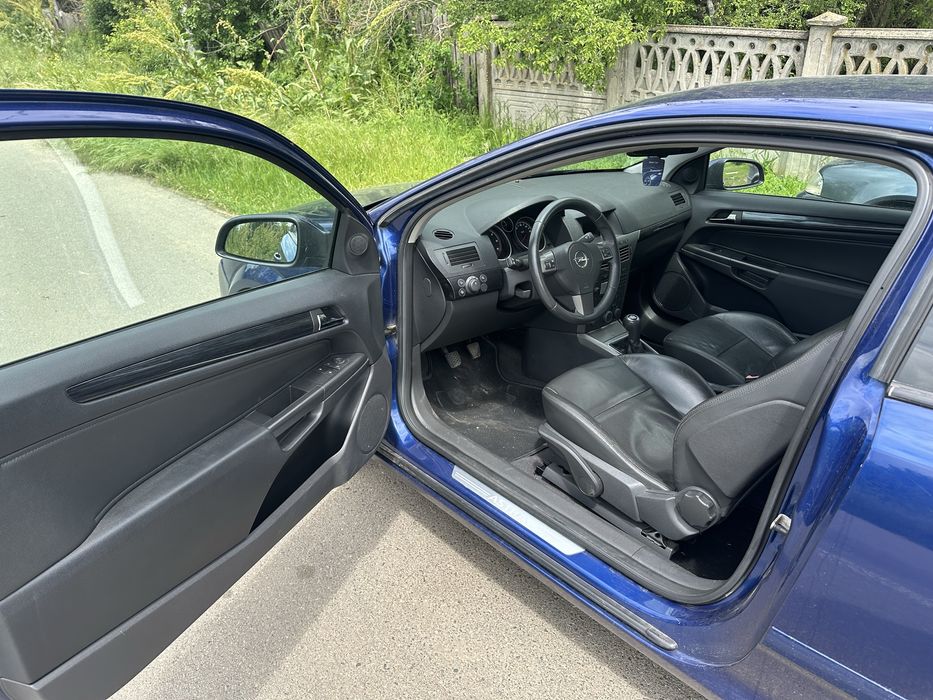 Opel astra h gtc