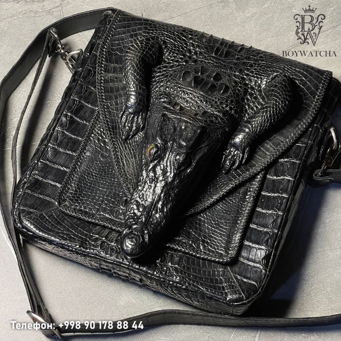 В наличии сумка из кожи крокодила с его настоящей головой