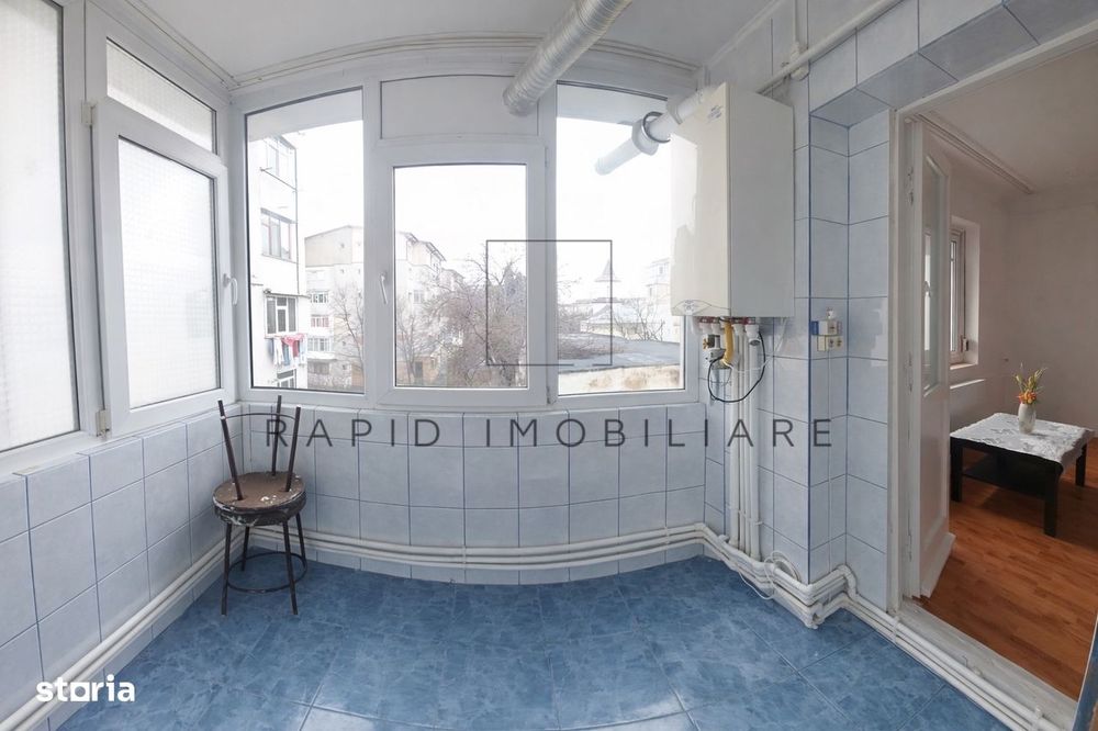 Apartament 3 Camere - Decomandat - Etaj 2/4 - Micro 21
