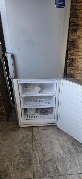 Холодильник продам за 10000