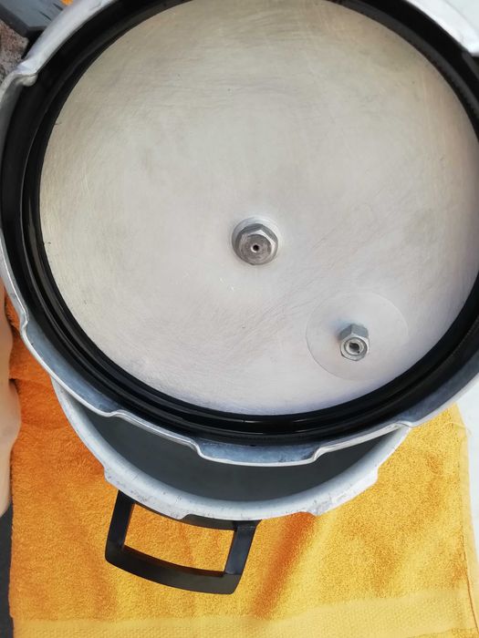 тенджера под налягане - алуминиева