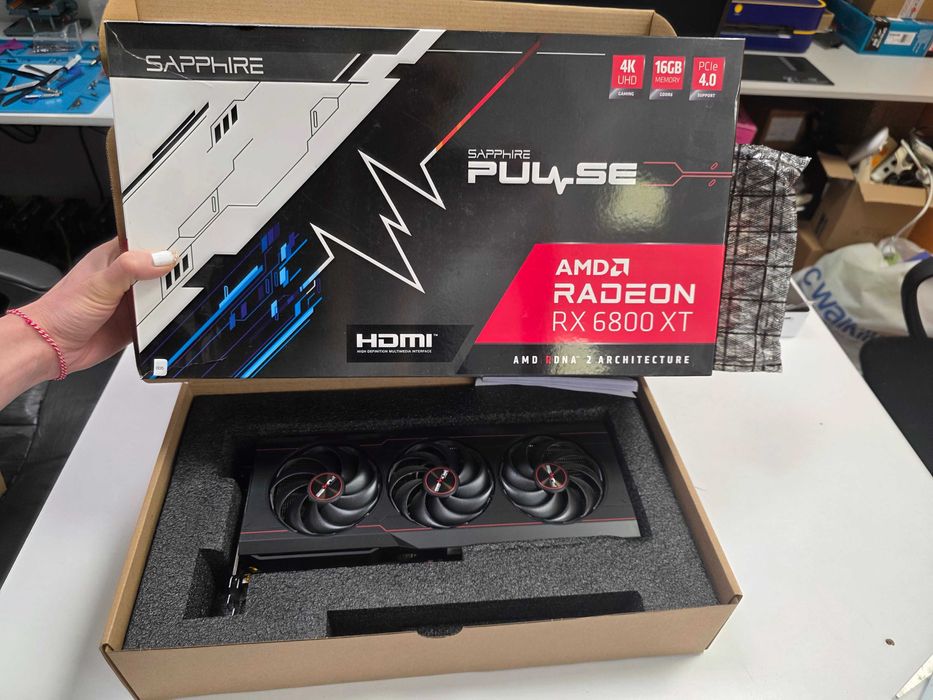 видео карта	AMD Radeon RX 6800 XT (16GB) като нова, само пробвана за кратко с гаранция 12м.