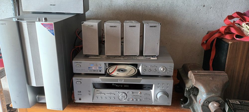 Продавам  спешно ресивър сони