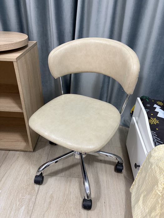 Scaun de birou retapitat jysk