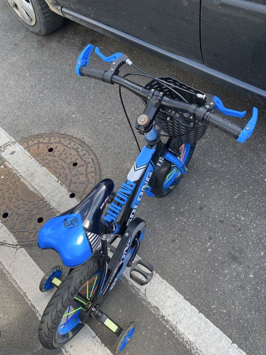 Vand bicicleta copii cu roti ajutatoare