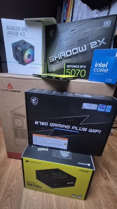 I5-14600k, rtx 5070 12gb, 32 ram, 1tb ssd, 256gb ssd,  2tb HDD