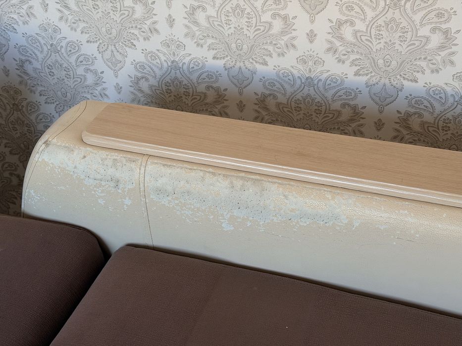 Продам диван с одним креслом, раздвигается