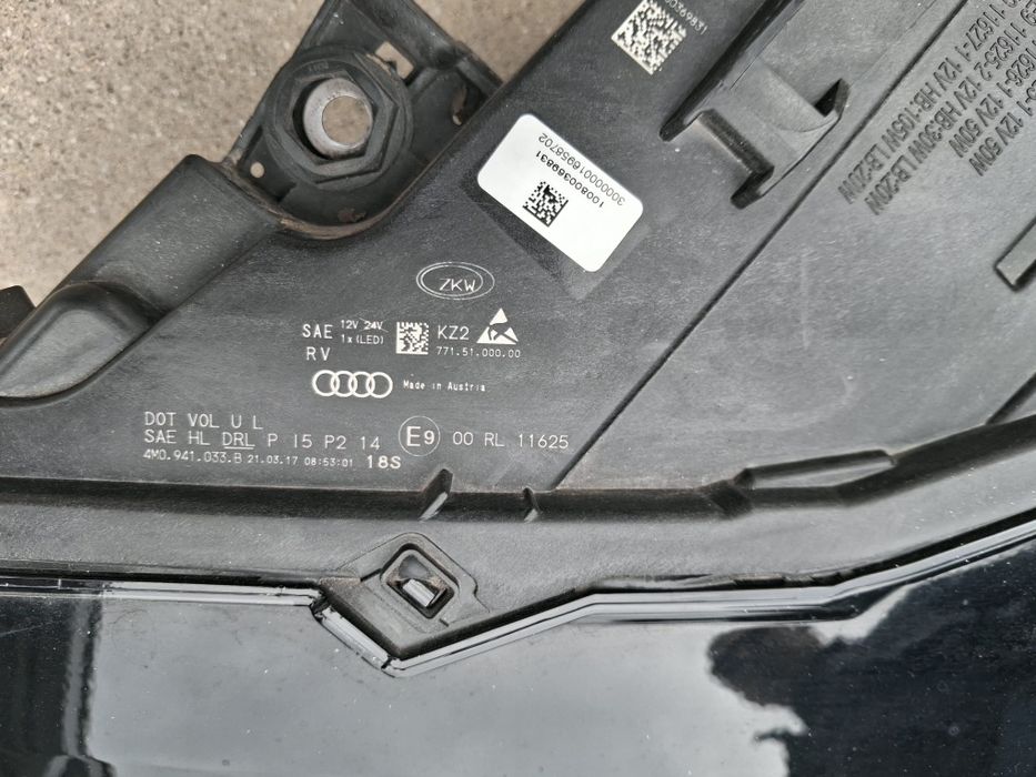 Десен фар за Audi Q7