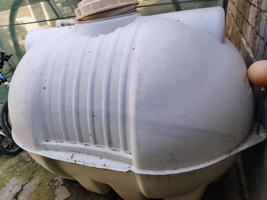 Бочка 2000 литр пластмас