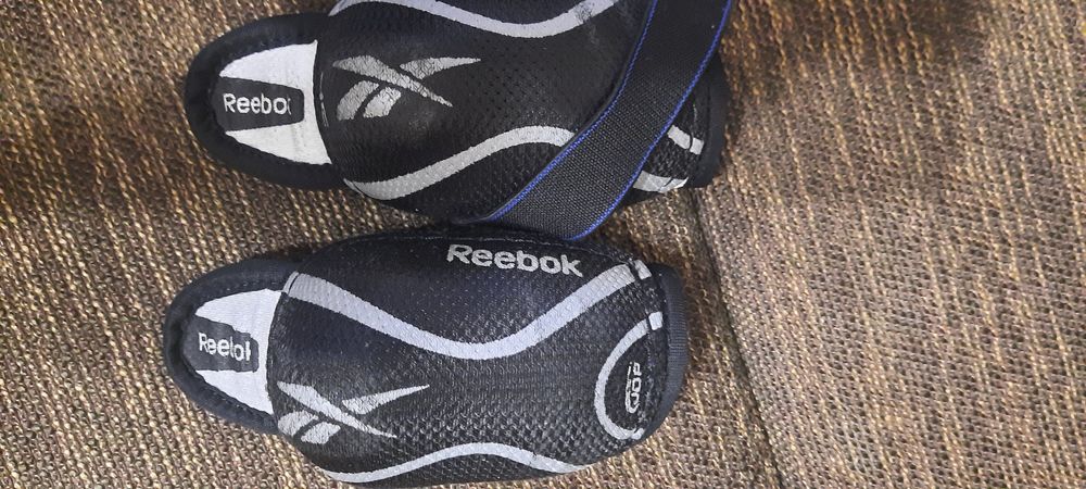 Продам хоккейгую экипировку на 4-7 лет